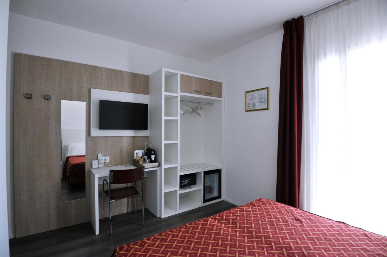 Hotel Marzia Holiday Queen Caorle Buitenkant foto