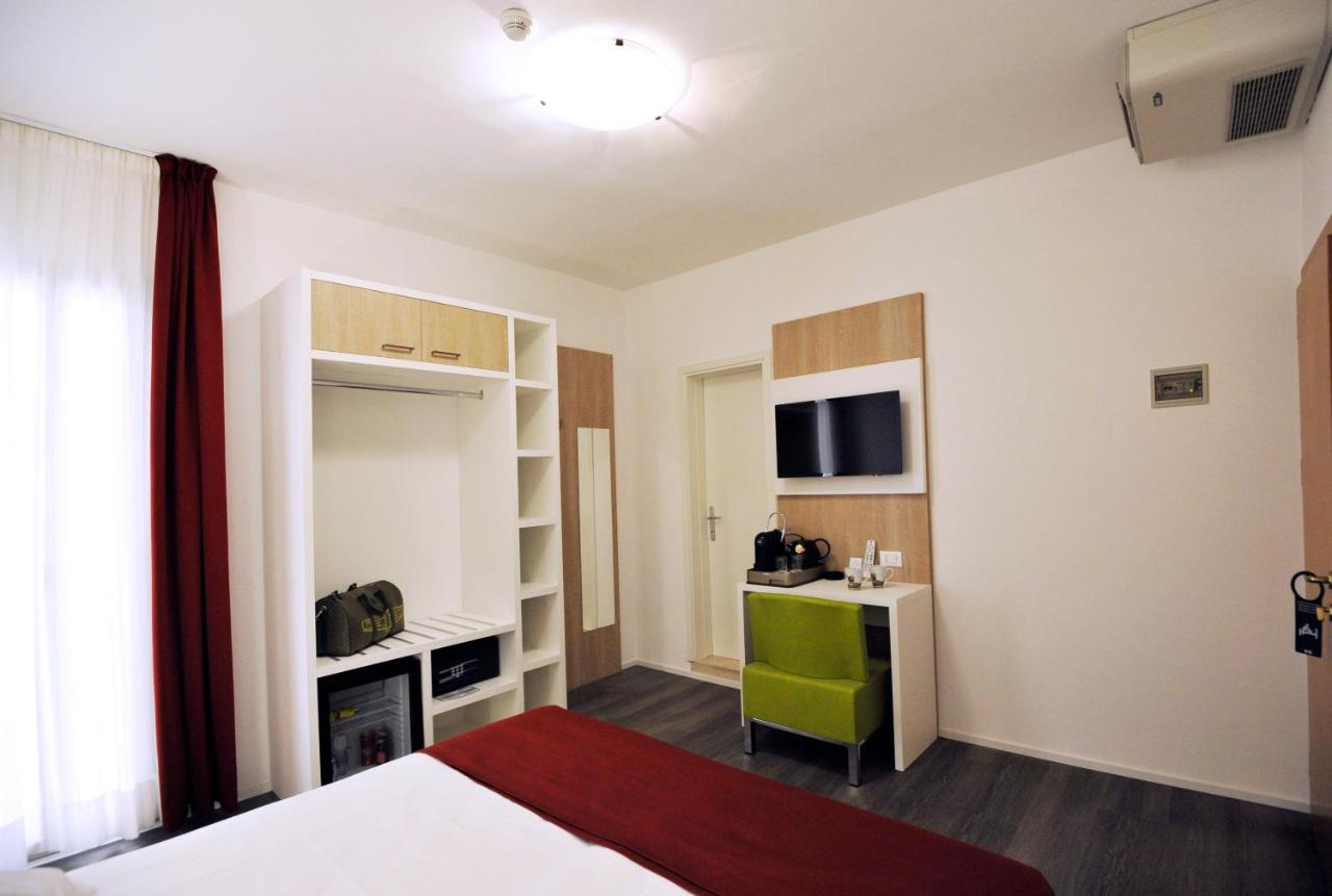 Hotel Marzia Holiday Queen Caorle Buitenkant foto