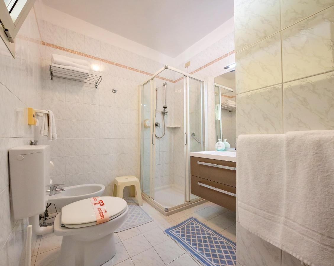 Hotel Marzia Holiday Queen Caorle Buitenkant foto