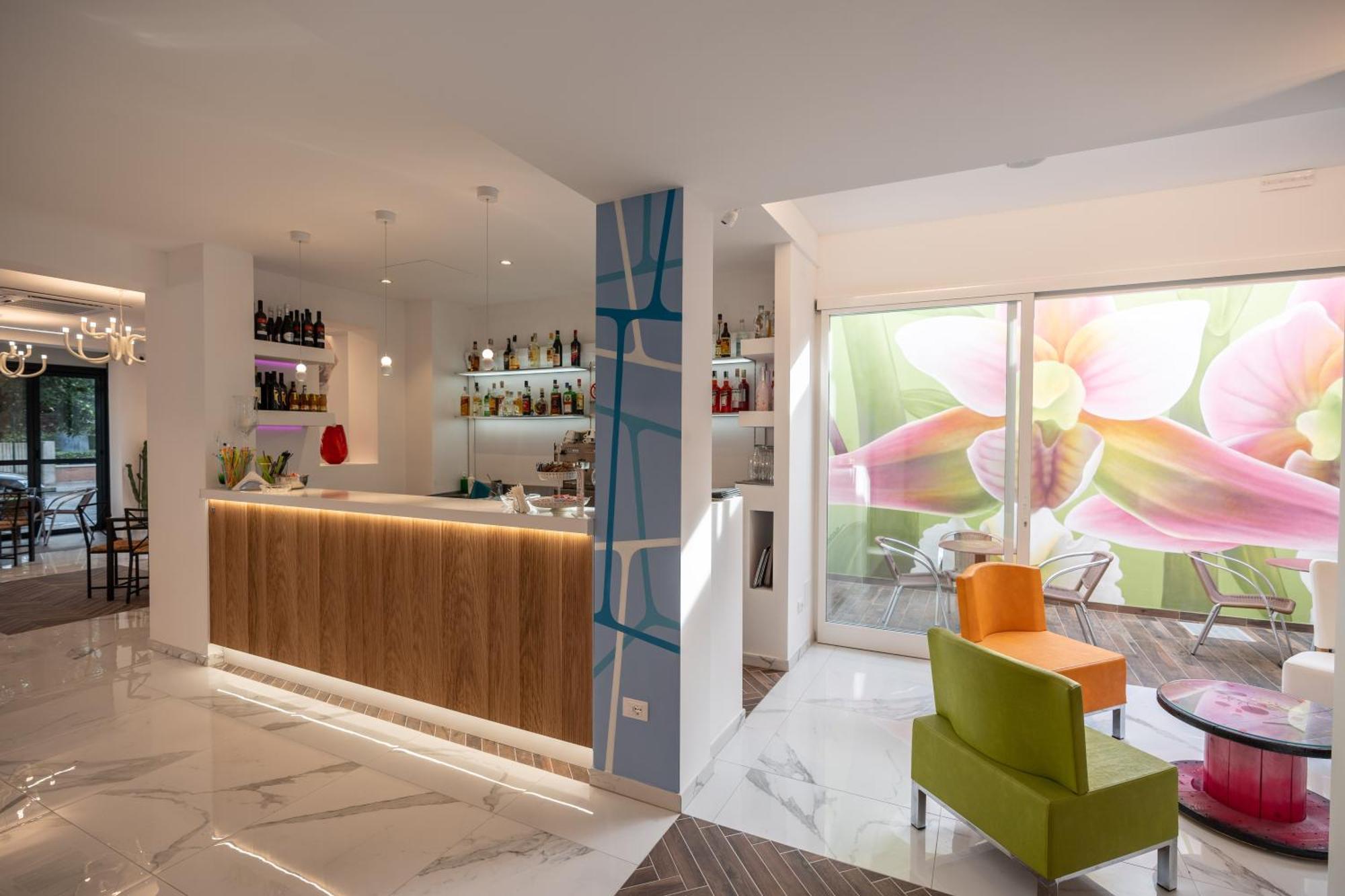 Hotel Marzia Holiday Queen Caorle Buitenkant foto