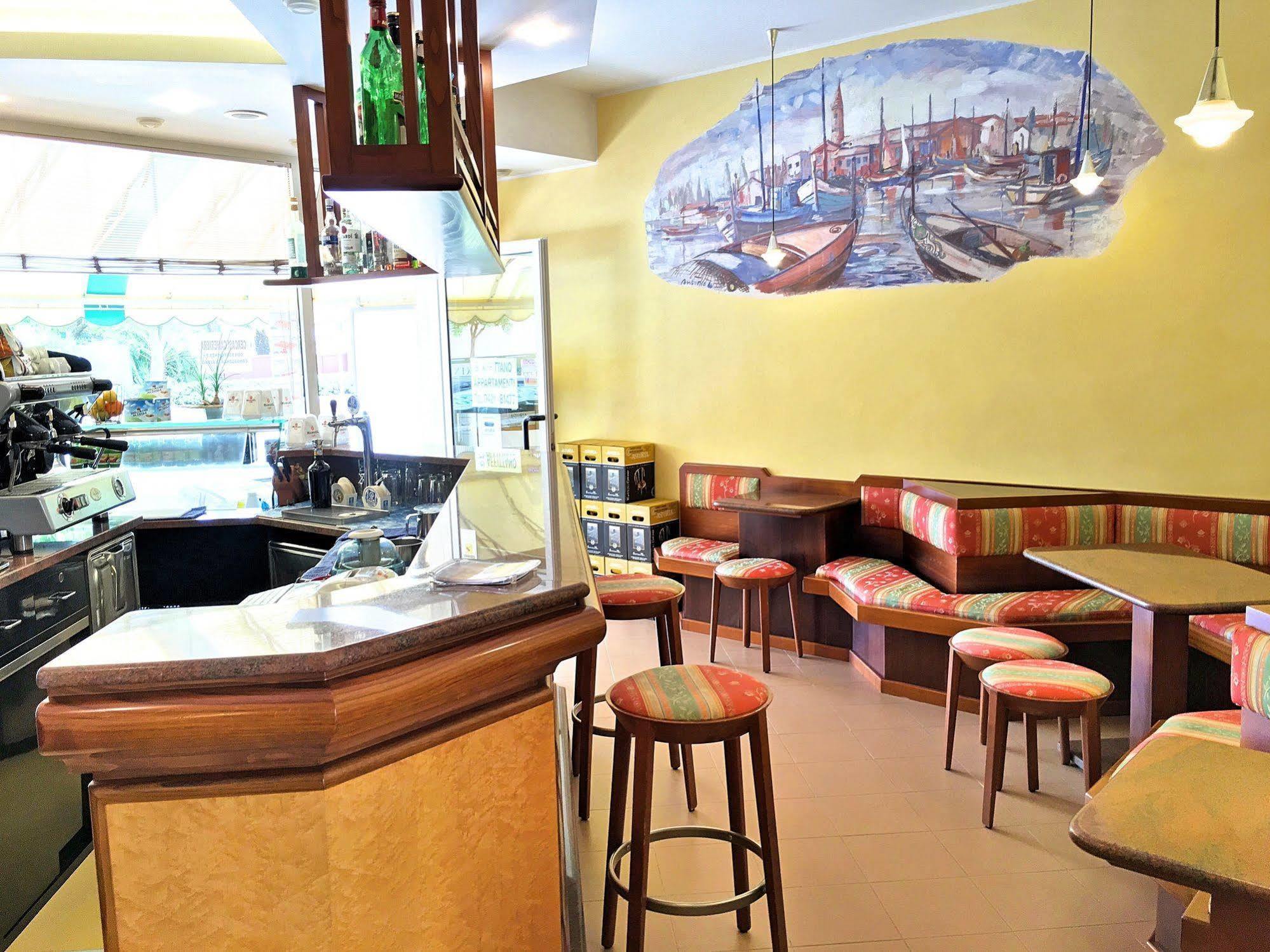 Hotel Marzia Holiday Queen Caorle Buitenkant foto