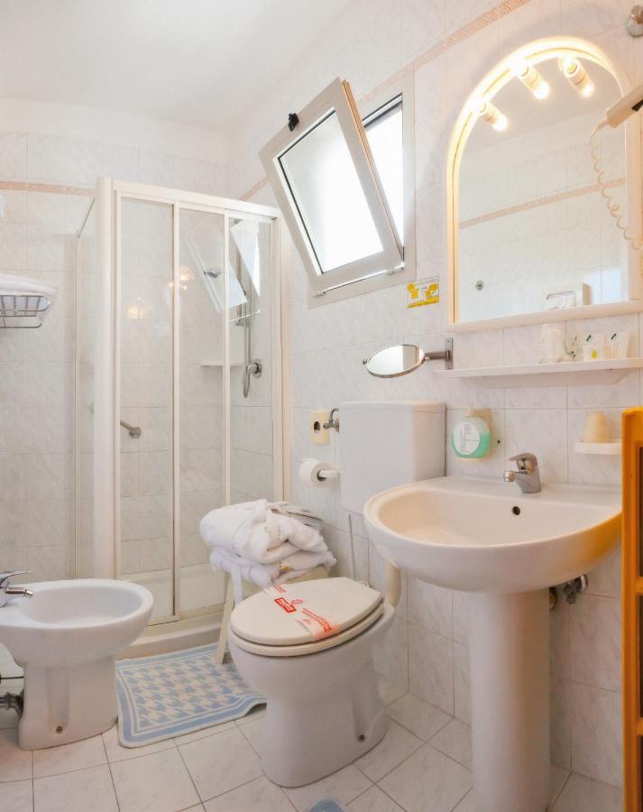 Hotel Marzia Holiday Queen Caorle Buitenkant foto